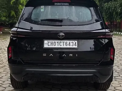 2024 Tata Safari Accomplished Dark Edition AT 7 STR