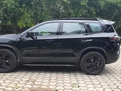 2024 Tata Safari Accomplished Dark Edition AT 7 STR
