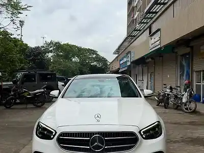 2022 मर्सिडीज़ बेंज़ E-क्लास e 220d एक्सक्लूज़िव [2021-2023] 1