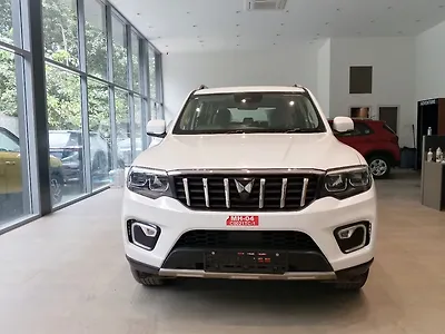 2025 Mahindra Scorpio N Z8 L Diesel MT 2WD 7 STR [2024-2025] 1