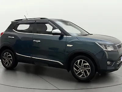 2023 Mahindra XUV300 W6 1.2 Petrol AMT [2021] 1
