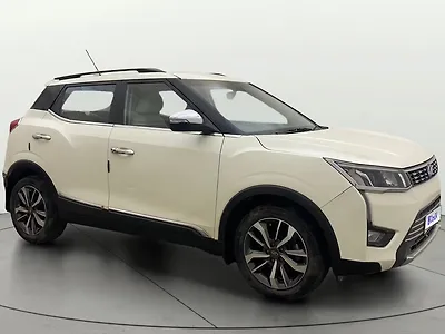2021 Mahindra XUV300 W8 (O) 1.2 Petrol AMT [2021] 1