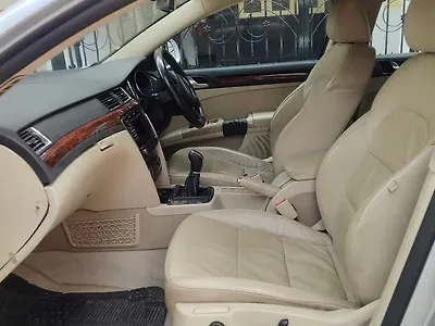 2010 Skoda Superb Elegance 1.8 TSI MT