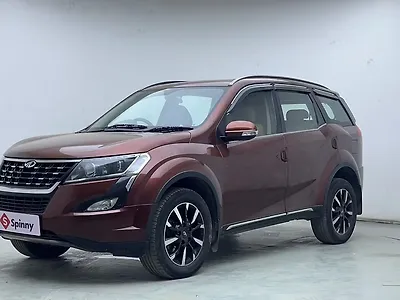2018 Mahindra XUV500 W11 AT 1