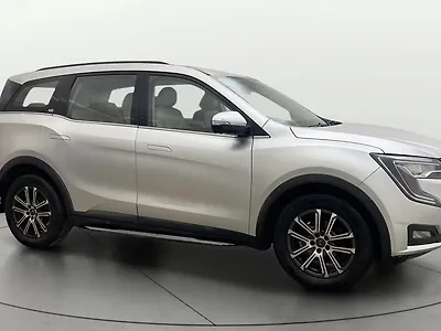 2021 Mahindra XUV700 AX 7 Petrol MT 7 STR [2021] 1
