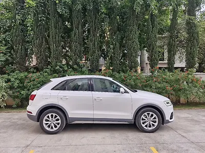 2016 Audi Q3 35 TDI Premium Plus + Sunroof