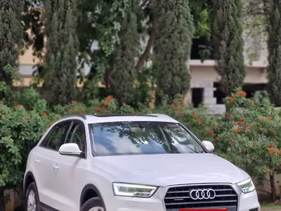 2016 Audi Q3 35 TDI Premium Plus + Sunroof