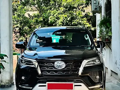 2025 Toyota Fortuner 4x2 2WD Diesel 2.8L Turbo Automatic 1 2025 Toyota Fortuner 4x2 2WD Diesel 2.8L Turbo Automatic 1