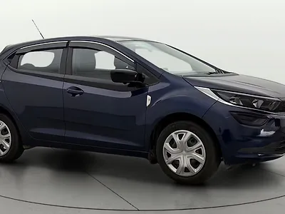 2025 Tata Altroz XM Plus Petrol 1