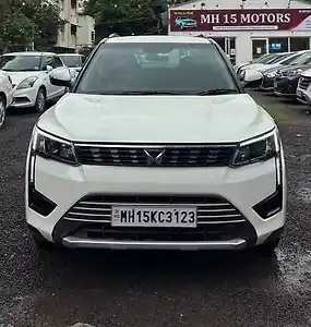 2023 महिंद्रा XUV300 w8 (o) 1.5 डीज़ल 1 2023 महिंद्रा XUV300 w8 (o) 1.5 डीज़ल 1