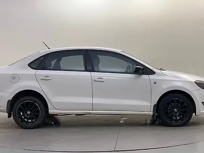 2015 Skoda Rapid 1.6 MPI Elegance Plus