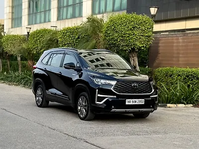 2023 Toyota Innova Hycross ZX (O) Hybrid (Electric + Petrol) Automatic (e-CVT) 7 STR 1