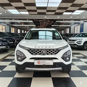 2023 Tata Safari XTA Plus 1 2023 Tata Safari XTA Plus 1