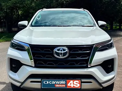 2024 Toyota Fortuner 4x2 2WD Petrol 2.7L Automatic 1 2024 Toyota Fortuner 4x2 2WD Petrol 2.7L Automatic 1
