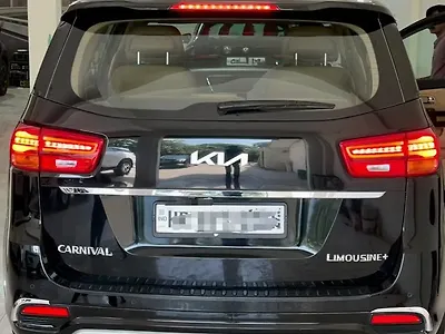 2023 Kia Carnival Limousine Plus 7 STR