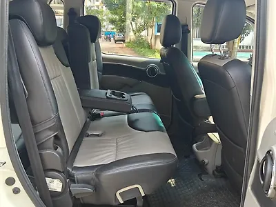 2016 Mahindra NuvoSport N8