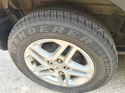2016 Mahindra NuvoSport N8