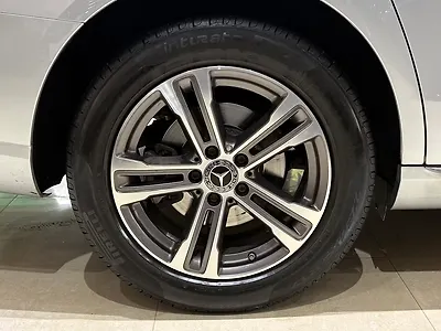 2021 Mercedes-Benz E-Class E200