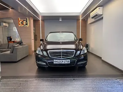 2012 Mercedes-Benz E-Class E200 CGI Blue Efficiency 1