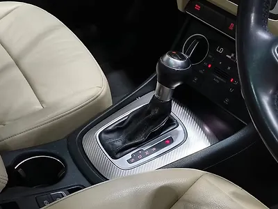 2016 Audi Q3 35 TDI Premium + Sunroof