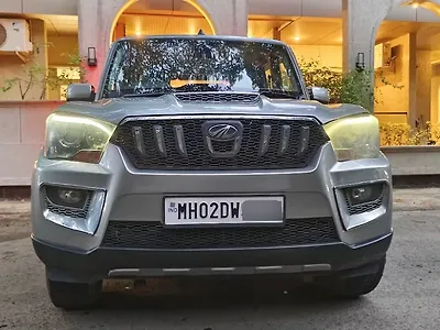 2015 Mahindra Scorpio S10 1
