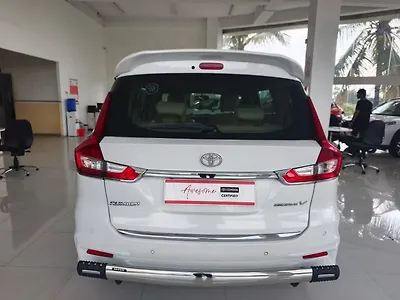 2023 Toyota Rumion V MT