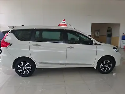 2023 Toyota Rumion V MT