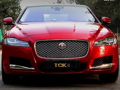 2018 Jaguar XF Portfolio Petrol 1