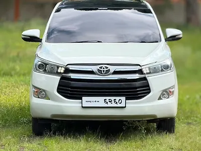 2017 Toyota Innova Crysta 2.4 V Diesel 1 2017 Toyota Innova Crysta 2.4 V Diesel 1