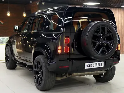 2021 Land Rover Defender 110 SE