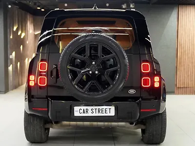 2021 Land Rover Defender 110 SE