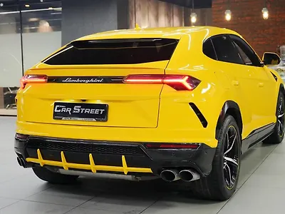 2018 Lamborghini Urus Twin-Turbo V8