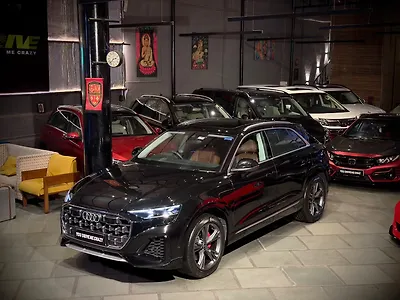 2025 Audi Q8 55 TFSI quattro 1