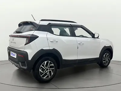 2025 Mahindra XUV 3XO AX5L Petrol 1.2L Turbo Automatic (TC)