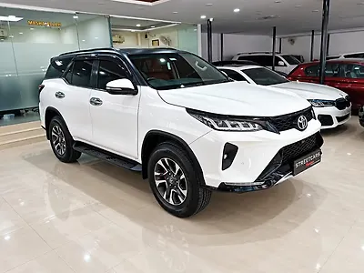 2022 Toyota Fortuner Legender 4X2 2WD Diesel Turbo Automatic Dual Tone