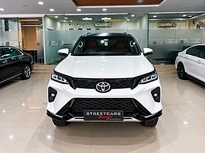2022 Toyota Fortuner Legender 4X2 2WD Diesel Turbo Automatic Dual Tone