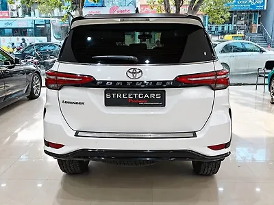 2022 Toyota Fortuner Legender 4X2 2WD Diesel Turbo Automatic Dual Tone