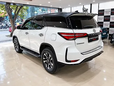 2022 Toyota Fortuner Legender 4X2 2WD Diesel Turbo Automatic Dual Tone