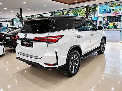 2022 Toyota Fortuner Legender 4X2 2WD Diesel Turbo Automatic Dual Tone