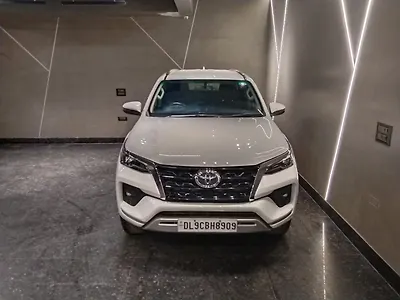2025 Toyota Fortuner 4x2 2WD Petrol 2.7L Automatic 1 2025 Toyota Fortuner 4x2 2WD Petrol 2.7L Automatic 1