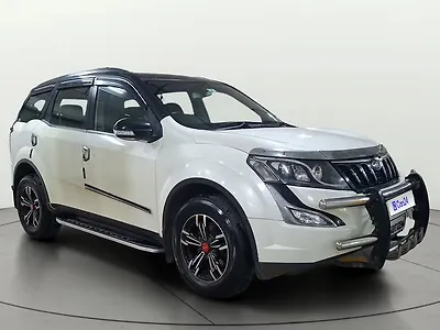 2017 महिंद्रा XUV500 w6 1