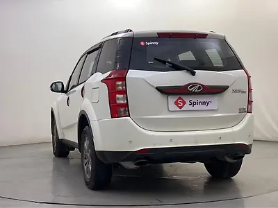 2017 Mahindra XUV500 W10 AT Black Interiors