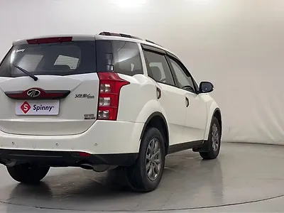 2017 Mahindra XUV500 W10 AT Black Interiors