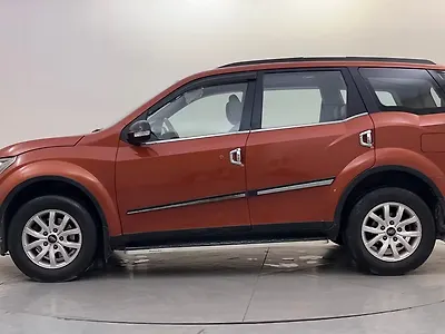 2015 Mahindra XUV500 W10