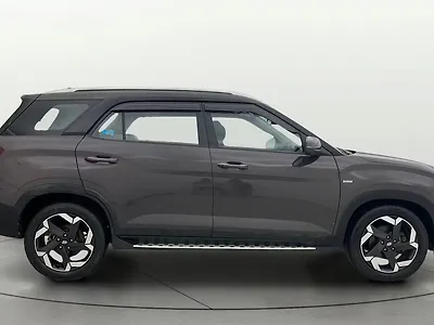 2021 Hyundai Alcazar Signature (O) 6 STR 1.5 Diesel AT