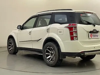 2015 Mahindra XUV500 W6