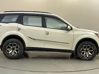 2015 Mahindra XUV500 W6