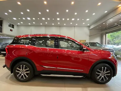 2022 Mahindra Old Generation XUV700 AX 7 Diesel AT AWD 7 STR
