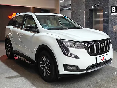 2022 Mahindra XUV700 AX 5 Diesel AT 5 STR [2021] 1