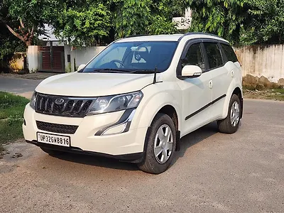 2016 Mahindra XUV500 W4 [2015-2016] 1